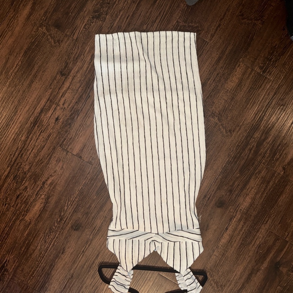 Elegant Striped White and Black Dress - Picture 5 of 9